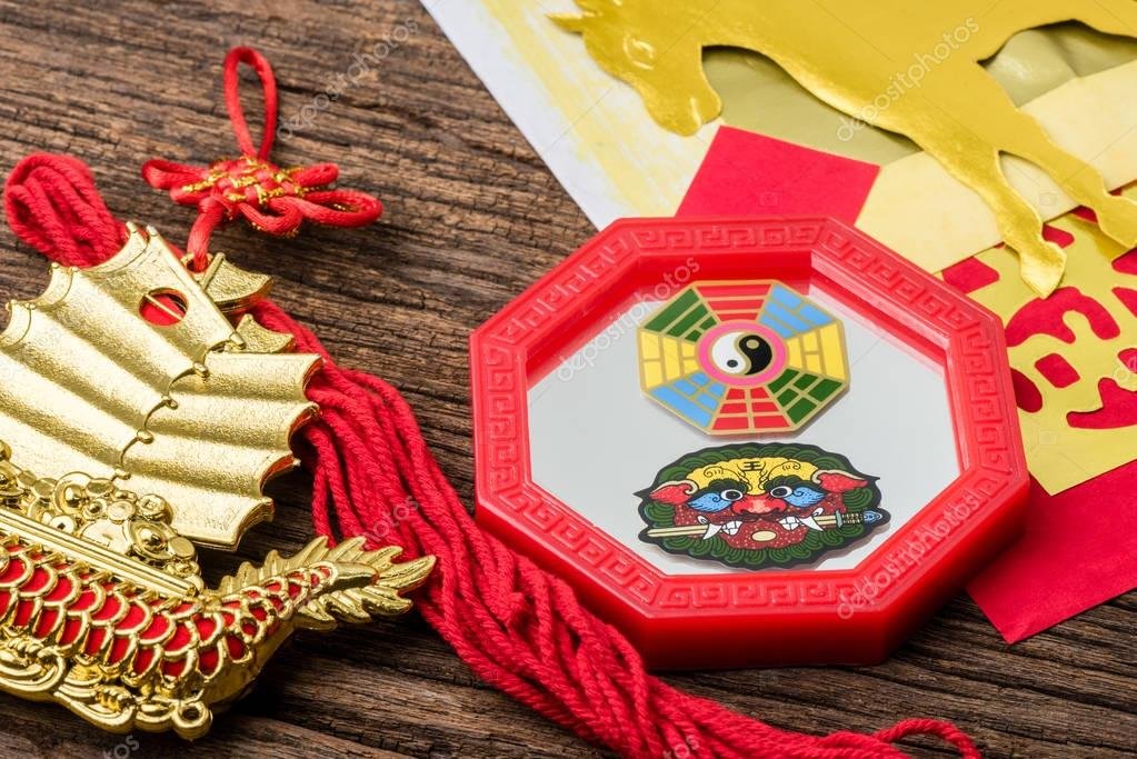 Hướng dẫn treo gương bát quái đúng cách để hóa giải sát khí