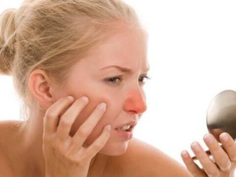 7 dấu hiệu xui xẻo trên khuôn mặt cảnh báo tài lộc hao hụt