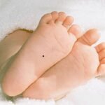 Giải mã ý nghĩa nốt ruồi dưới lòng bàn chân của người giàu sang