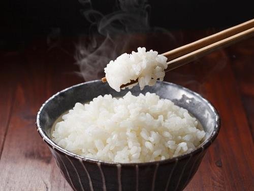 dùng bát đũa màu đen dùng bát đũa màu đen