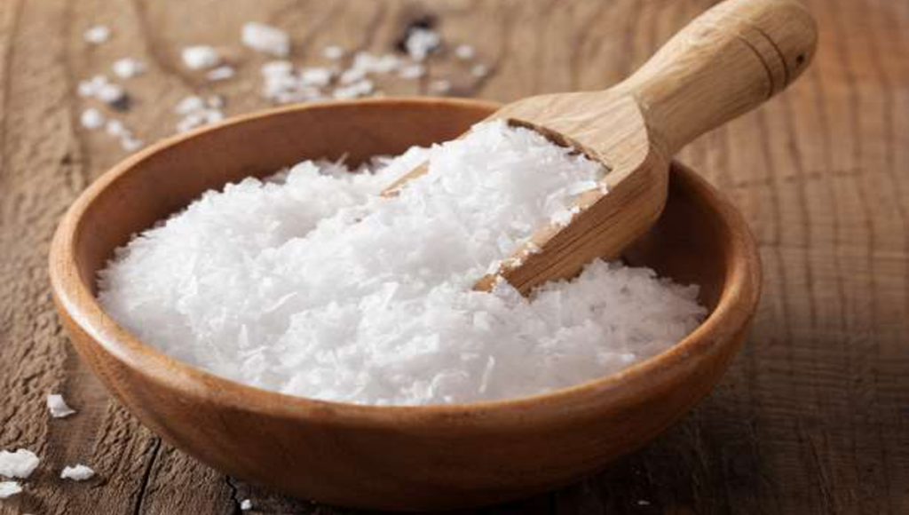 Bí quyết dùng bát muối phong thủy để chiêu tài đón lộc