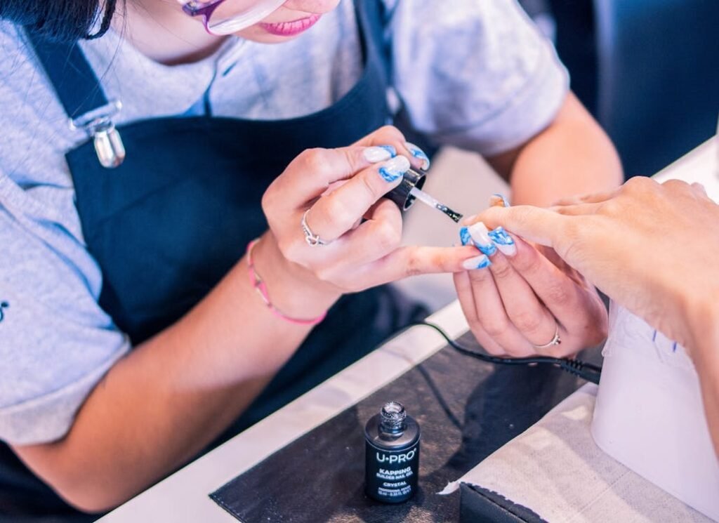 Lưu ý phong thủy vẽ nails giúp cải thiện vận khí, tránh xui xẻo