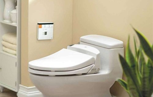 Chuyện oái oăm khi thầy phong thủy phán lắp bồn cầu ngược