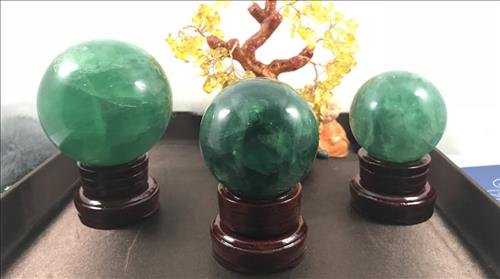 quả cầu phong thủy màu xanh lục