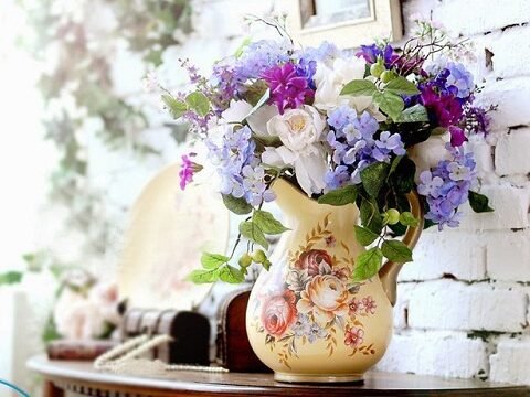 Vị trí đặt bình hoa trong nhà giúp tình yêu nở rộ