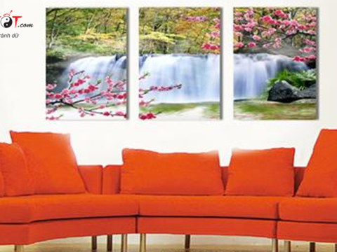 Treo tranh phong thủy phòng khách hợp mệnh 12 con giáp