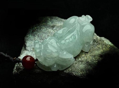 Tỳ Hưu màu nào tốt nhất để chiêu tài vượng khí hiệu quả?