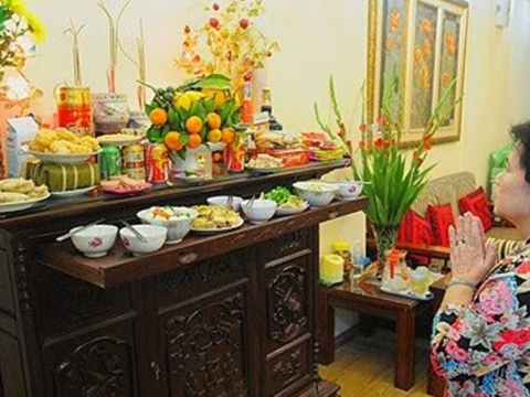 Hướng bàn thờ tuổi Mùi chuẩn phong thủy giúp gia đạo bình an